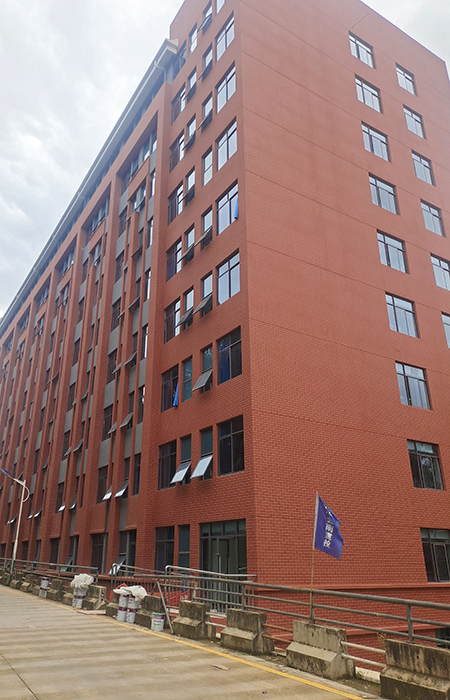 xiao2 云南財(cái)經(jīng)職業(yè)學(xué)院15號學(xué)生宿舍 何永函攝影.jpg