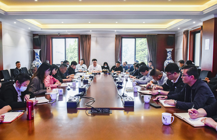 1652428944464937.jpg (小圖)領(lǐng)導(dǎo).jpg