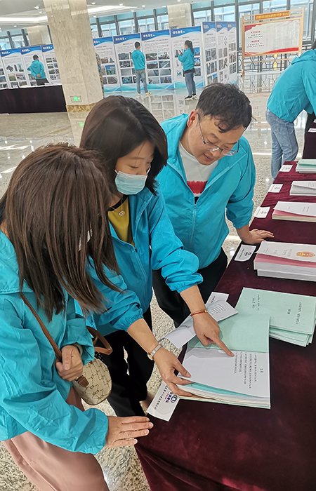 xiao 認真學習、翻閱新《安全法》15.jpg